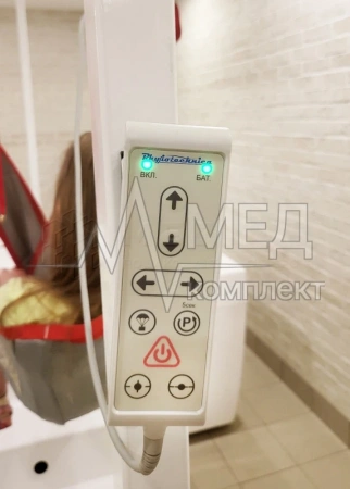 Ванна сухого флоатинга Физиотехника Посейдон с гидромассажем для взрослых со ступенью и системой подъема пациентов Ассистент, светло-синяя мембрана